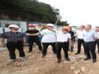 何必良調(diào)研三都鎮(zhèn)西1號泊位建設(shè)情況